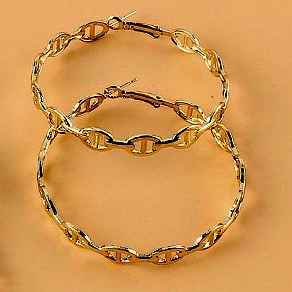 Chain Link Pig Nose Gold Plated Hoop Earrings - Picture 1 of 4